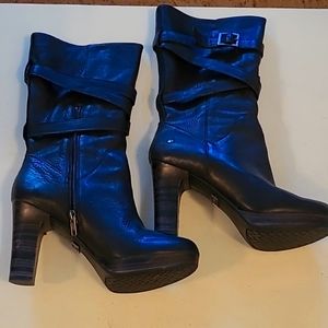 UGG Jardin Black womans sz8.5 leather boots heel to leg 10 inches 4 inch heel.